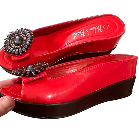 Helen’s Heart Vintage Look Platform Red s/ Beaded Sunflower Sandal Size 7 - Picture 8 of 14